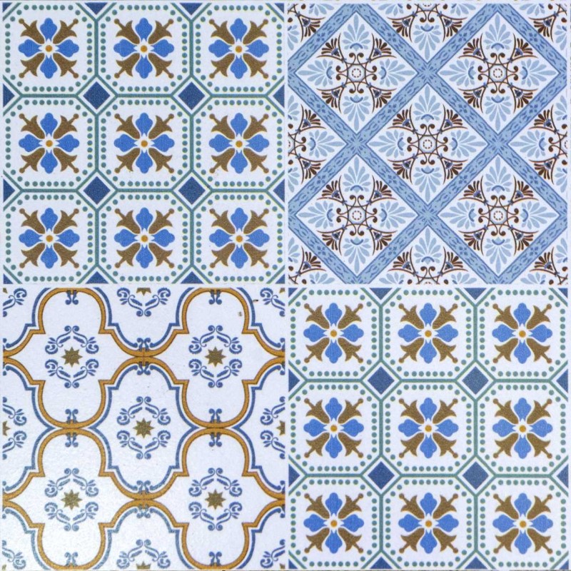 Tavolo in ferro battuto con mosaico e sedie