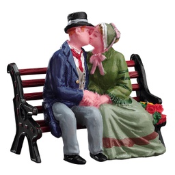 [2013248] Lemax The Kiss - Il Bacio per villaggio di Natale