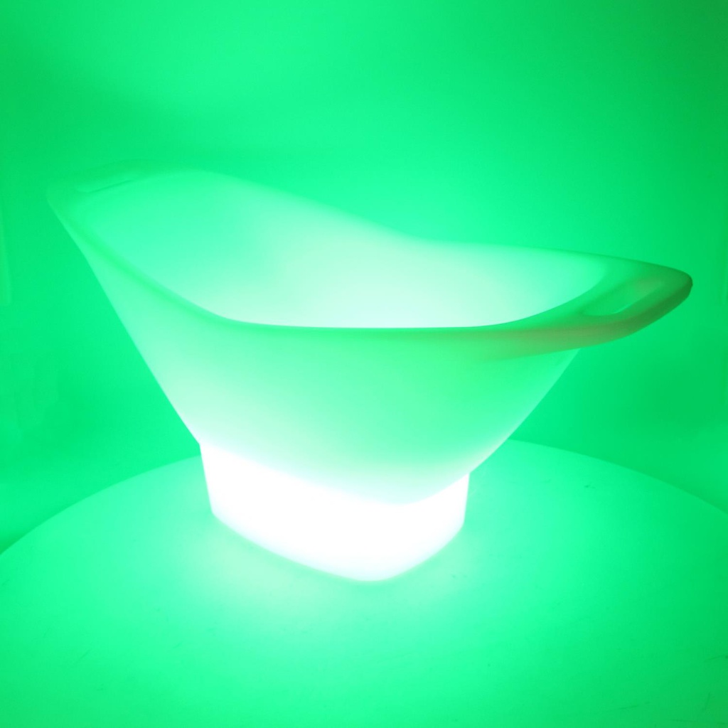 Lampada Led in plastica ricaricabile con portabottiglie
