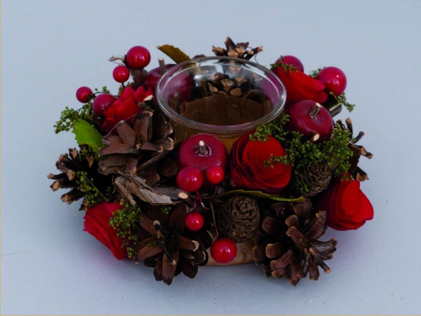 Centrotavola rosso  portacandela in vetro natale pigne e bacche cm 17